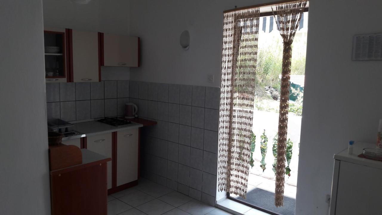 D&D Apartments Pag Town Bagian luar foto