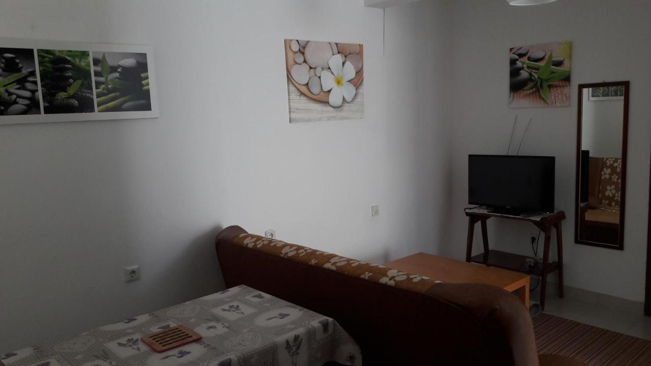 D&D Apartments Pag Town Bagian luar foto
