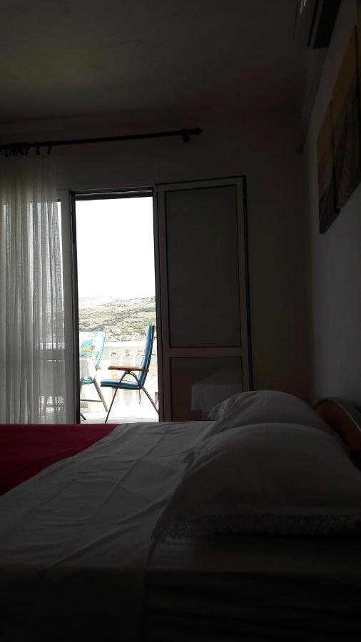 D&D Apartments Pag Town Bagian luar foto