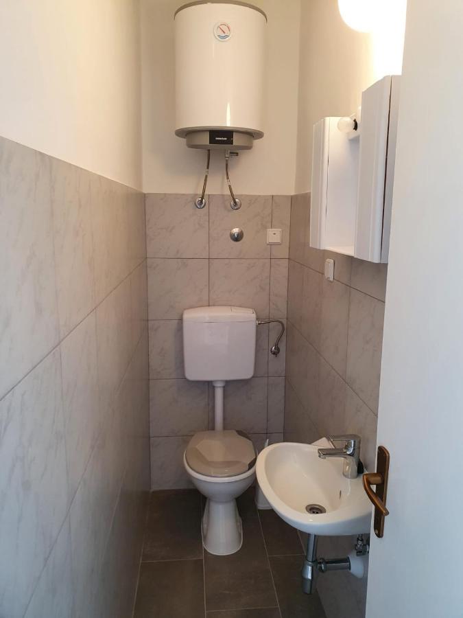 D&D Apartments Pag Town Bagian luar foto