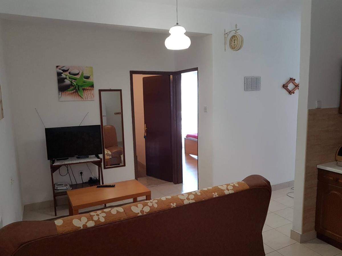 D&D Apartments Pag Town Bagian luar foto