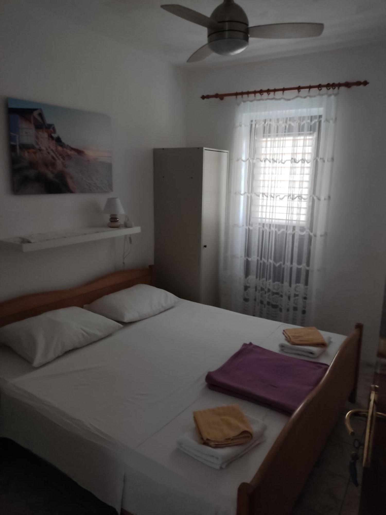 D&D Apartments Pag Town Bagian luar foto